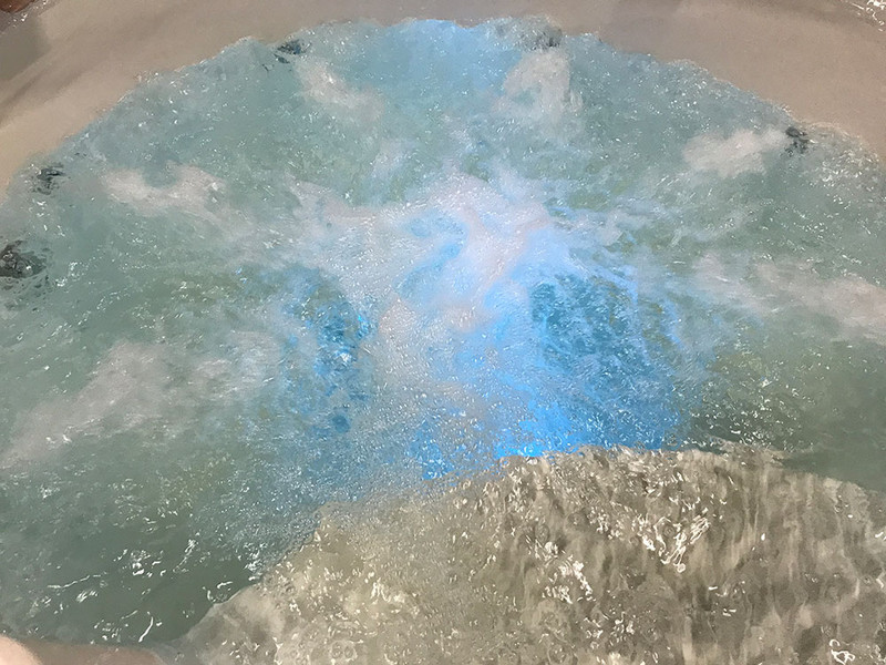 Integrierte Unterwasser LED Beleuchtung